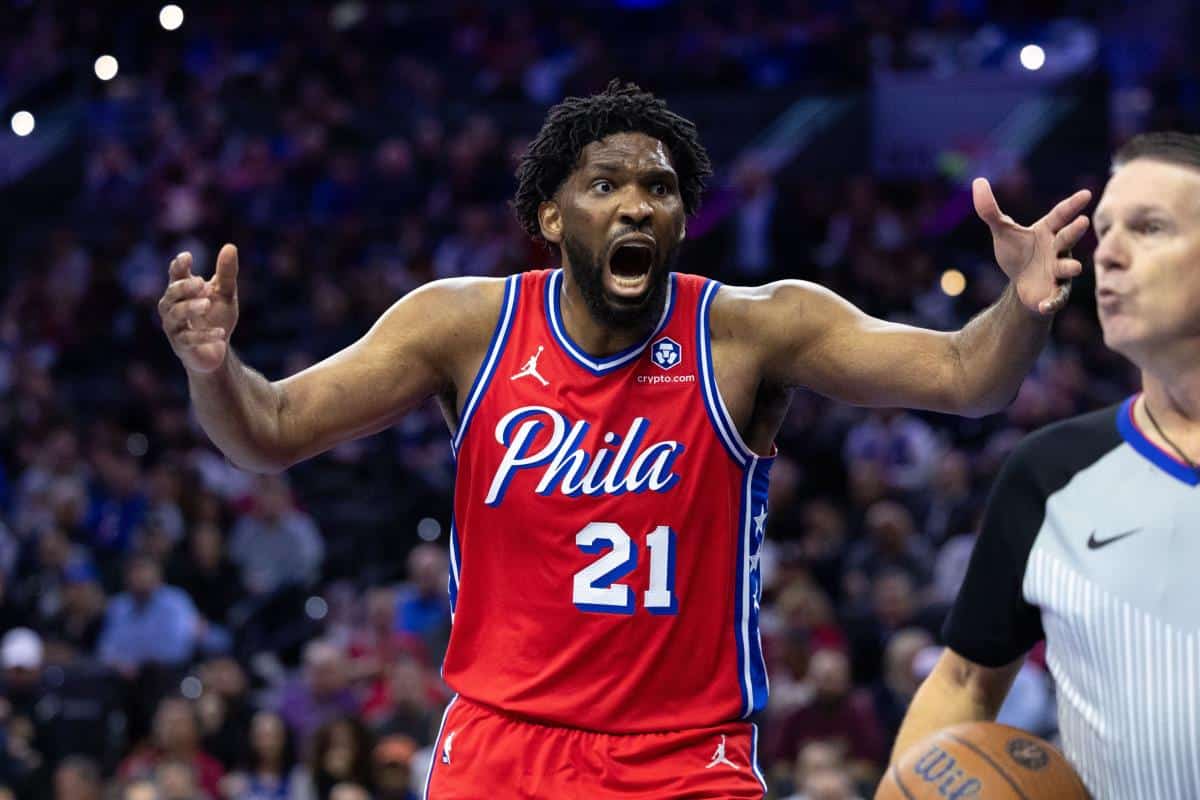 OPŠTI HAOS – SVI SU SE OKRENULI PROTIV EMBIDA! Saigrači ga napali u svlačionici, ovo su detalji skandala koji je uzdrmao NBA ligu!