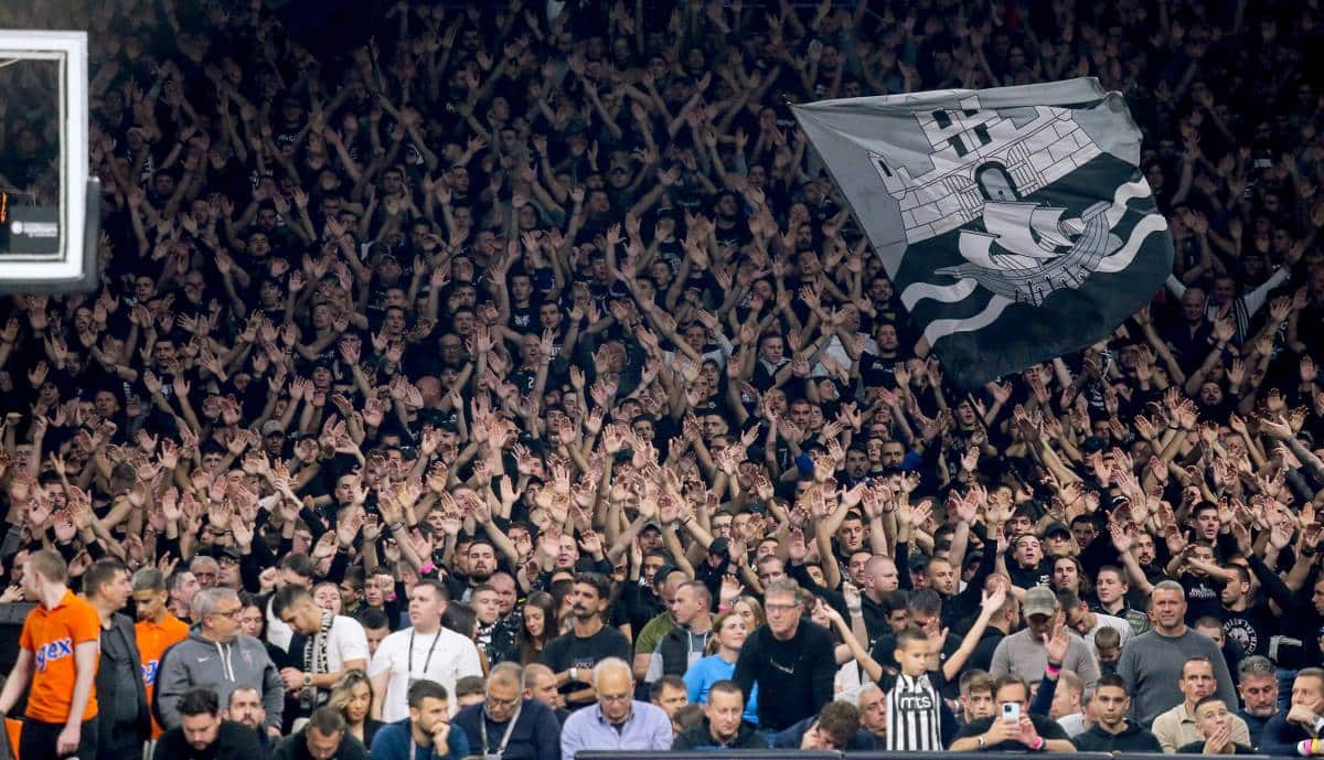 GROBARI STIŽU NA VEČITI DERBI: Navijači Partizana će dobiti 1.000 karata za predstojeći duel sa Crvenom zvezdom