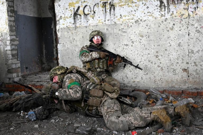 RUSI PROŠIRILI ZONU KONTROLE U KUPJANSKU: Putevi pod vatrenom kontrolom, ukrajinske jedinice odsečene