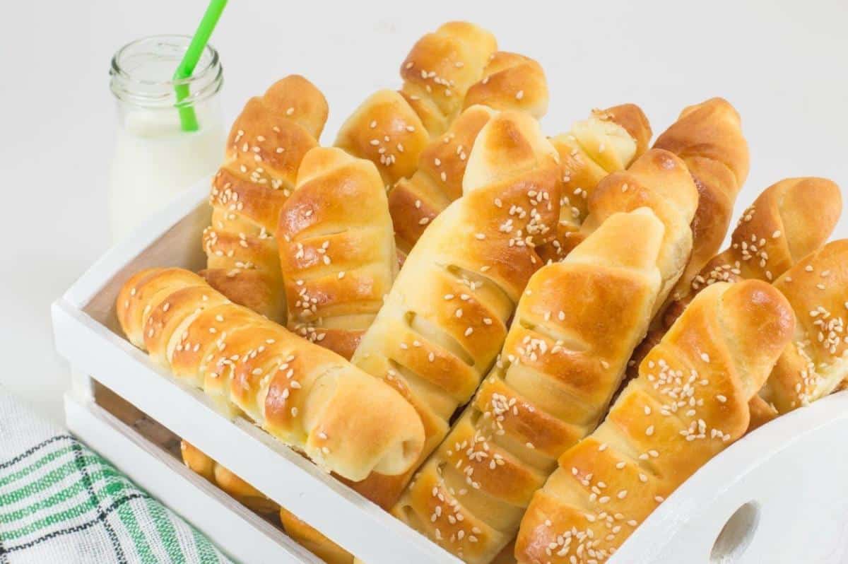 Trik koji čuva svežinu kiflica i hleba: Stavite u testo jedan sastojak i biće mekane kao duša nekoliko dana