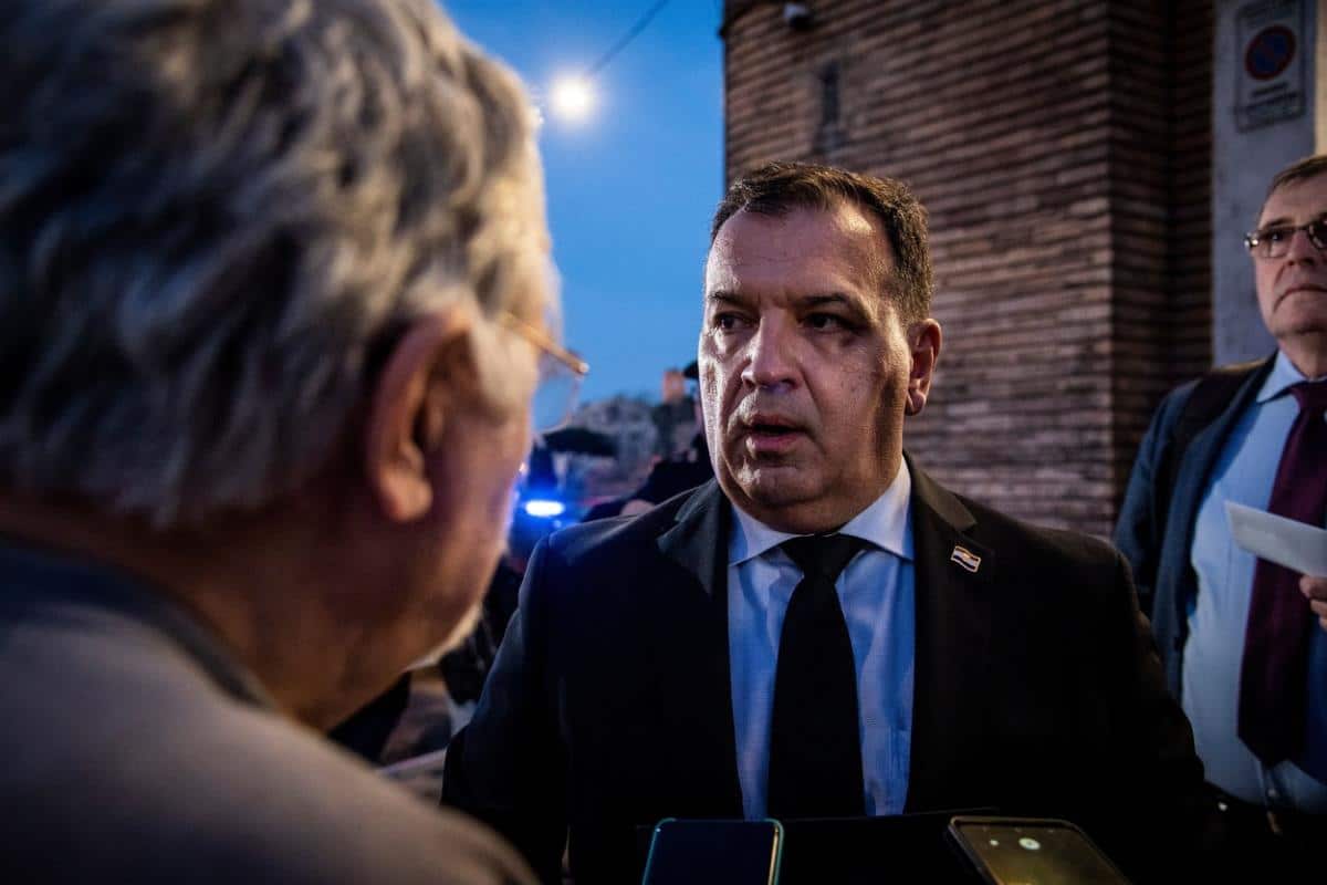 KO JE VILI BEROŠ? Hrvatski neurohirurg svoj politički uspon duguje koroni! Već bio u raznim aferama, a evo šta sve poseduje (VIDEO)