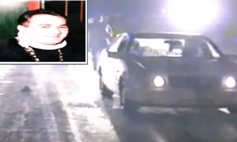 HronikaHronikaIZREŠETALI IH SA 30 METAKA IZ VOZILA U POKRETU: Sekula brutalno ubijen na semaforu, ženu mu teško ranili, sve gledao njihov sin (7)ReagujKomentarišiReagujKomentariši