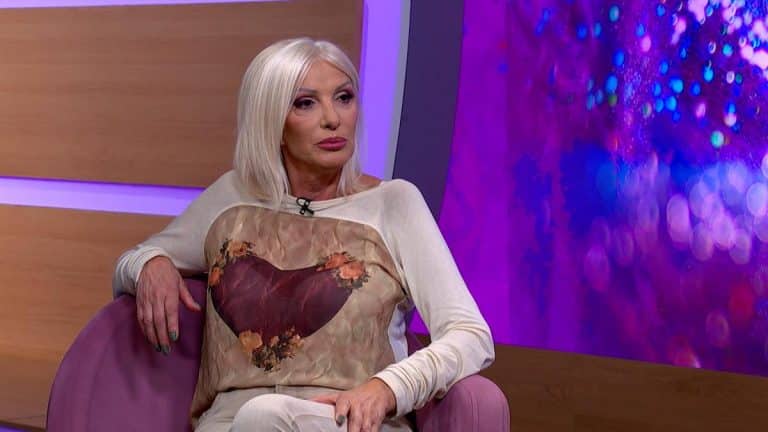StarsStarsNEKADA JE RIBALA TOALETE A DANAS SPADA U NAJBOGATIJE PEVAČICE! Cakana sada uživa u luksuzu, pevačica otkrila sve o periodu pre popularnosti!ReagujKomentarišiReagujKomentariši