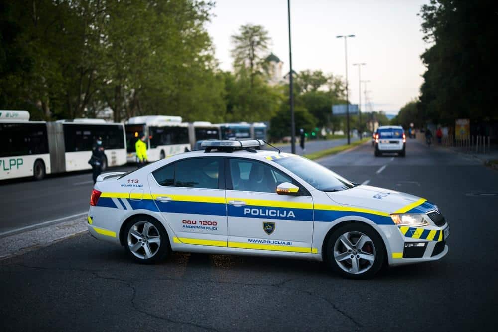 PlanetaPlanetaMRTVA BEBA NAĐENA NA OTPADU! Užas u Ljubljani, policija blokirala kraj4 · ReagujKomentariši4 · ReagujKomentariši