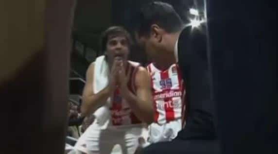 DETALJ IZ TRILER FINIŠA KOJI JE SVIMA PROMAKAO! Teodosić preuzeo tajm-aut Zvezde i molio Sferopulosa samo jedno, evo kako je Grk reagovao! (VIDEO)