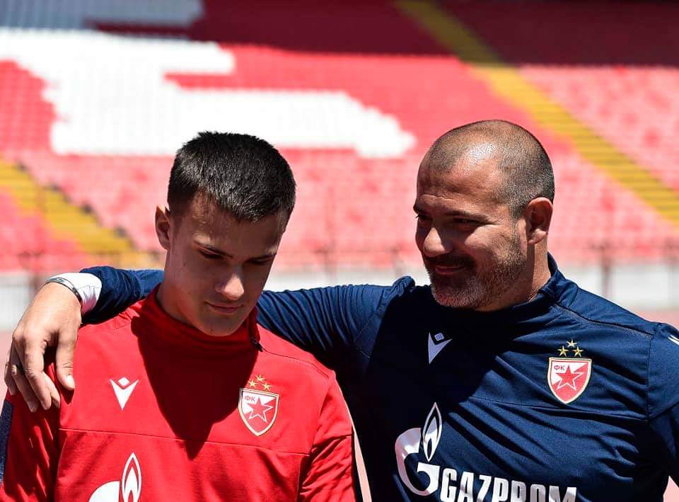 NIJE TATIN SIN, JER IMA FUDBAL U MALOM PRSTU! Evropa bruji o Srbinu: Čini se da dolazi vreme kada će zaseniti poznatog oca, ali i ujaka!