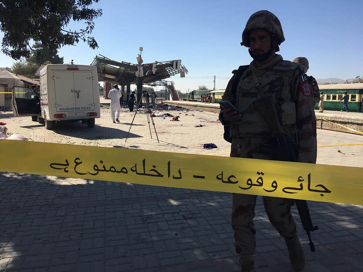 PlanetaPlaneta(UZNEMIRUJUĆI VIDEO) OBJAVLJEN NOVI BILANS KRVOPROLIĆA U PAKISTANU: U eksploziji bombe 25 mrtvih, a među njima 14 vojnika!ReagujKomentarišiReagujKomentariši