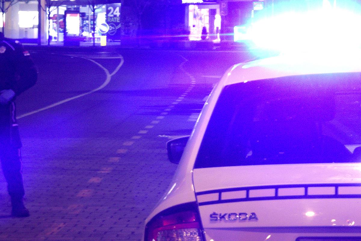 HronikaHronikaRUSKINJA I GRUZIJAC UHAPŠENI ZBOG KRIJUMČARENJA LJUDI Dve velike akcije policije: Pronađeno 13 migranata!ReagujKomentarišiReagujKomentariši