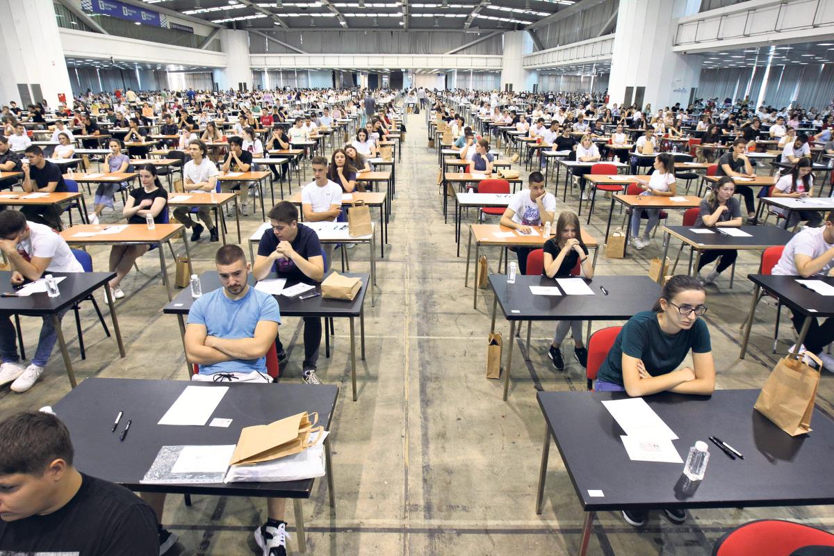 Pala odluka o državnoj maturi! Ovo su čekali i roditelji i učenici, Ministarstvo prosvete dalo objašnjenje!