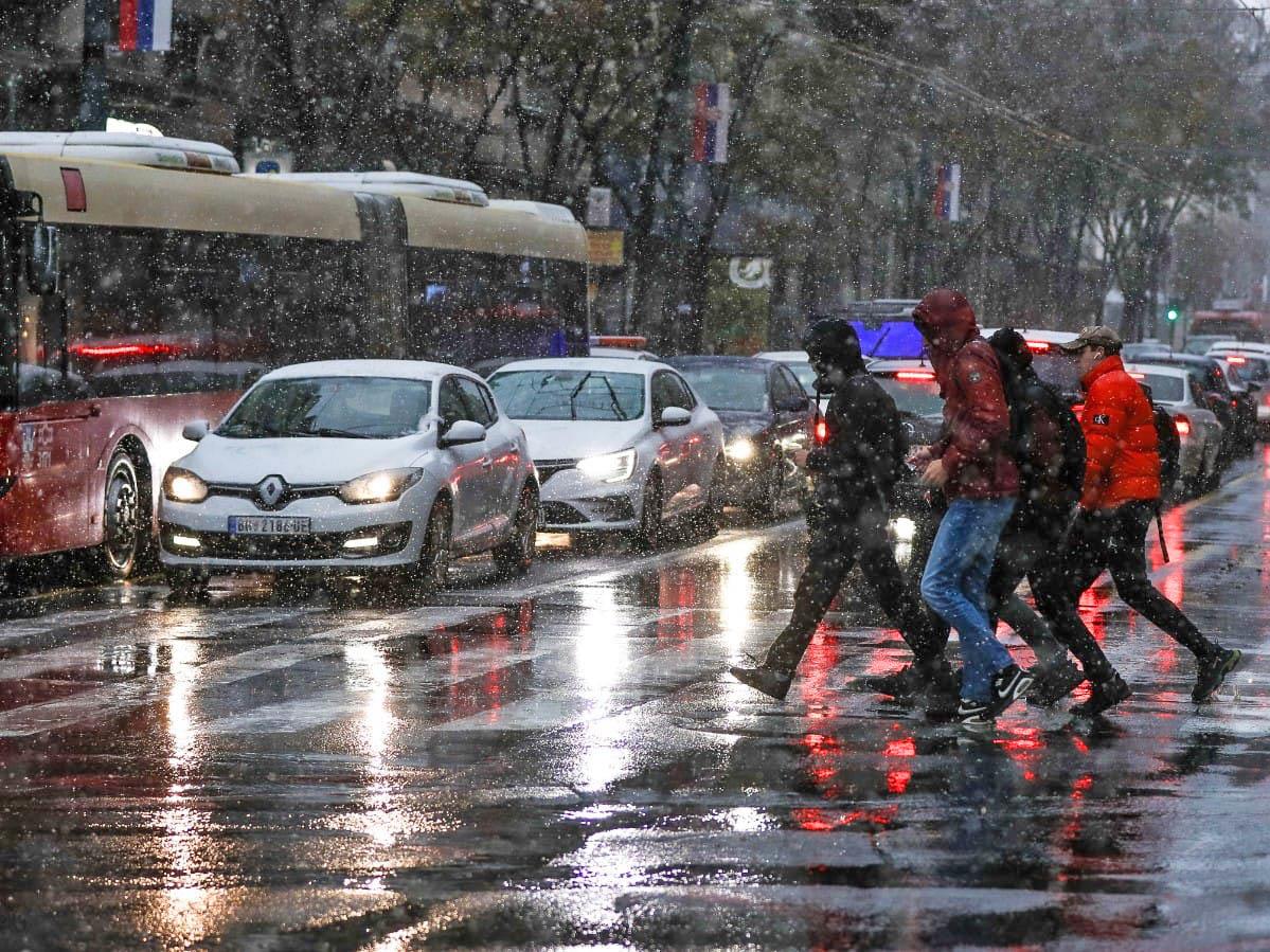 Nižu se upozorenja RHMZ, čuvajte se ove dve pojave: Najnovija vremenska prognoza, popaljeni meteoalarmi – Beograđani, oprez!