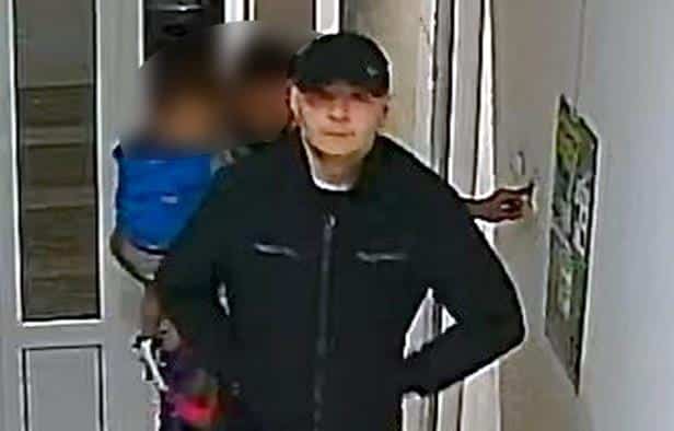 AKO VIDITE OVOG ČOVEKA ODMAH POZOVITE POLICIJU: Traže ga zbog izazivanja opšte opasnosti u Nišu (Foto)