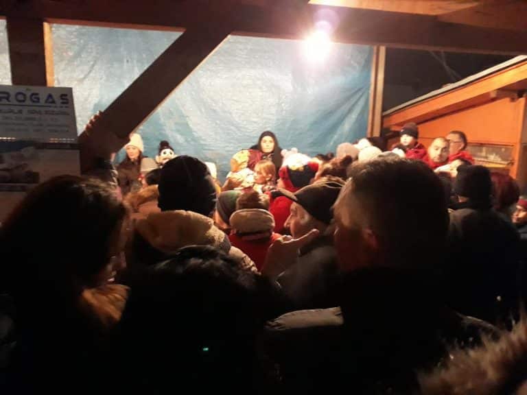 KAD SU ČULI ZA TEŠKU BITKU MALOG KOSTE, ODREKLI SE TRADICIJE: Ovo su komšije za primer! U Đurovačkom naselju umesto paketića sakupljaju novac za njegovo lečenje