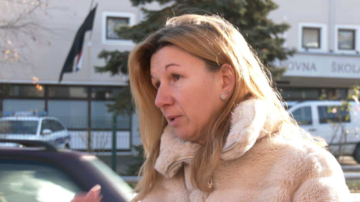 “SVI SU PLAKALI, MOJE DETE JE VIDELO DEČAKA OBLIVENOG KRVLJU” Majka učenika zagrebačke škole u kojoj se odvio jezivi napad: Došla sam da pronađem svoje dete