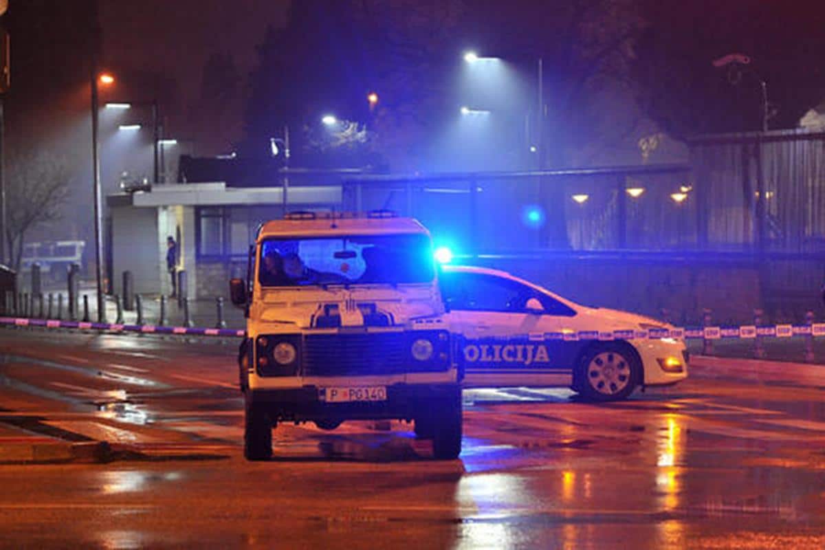 MALOLETNIK (15) DANIMA SLAO PRETEĆE PORUKE GIMNAZIJI U NIKŠIĆU Policija ga brzo pronašla i oduzela laptop sa kojeg je pretio: Koštala ga jedna kobna poruka