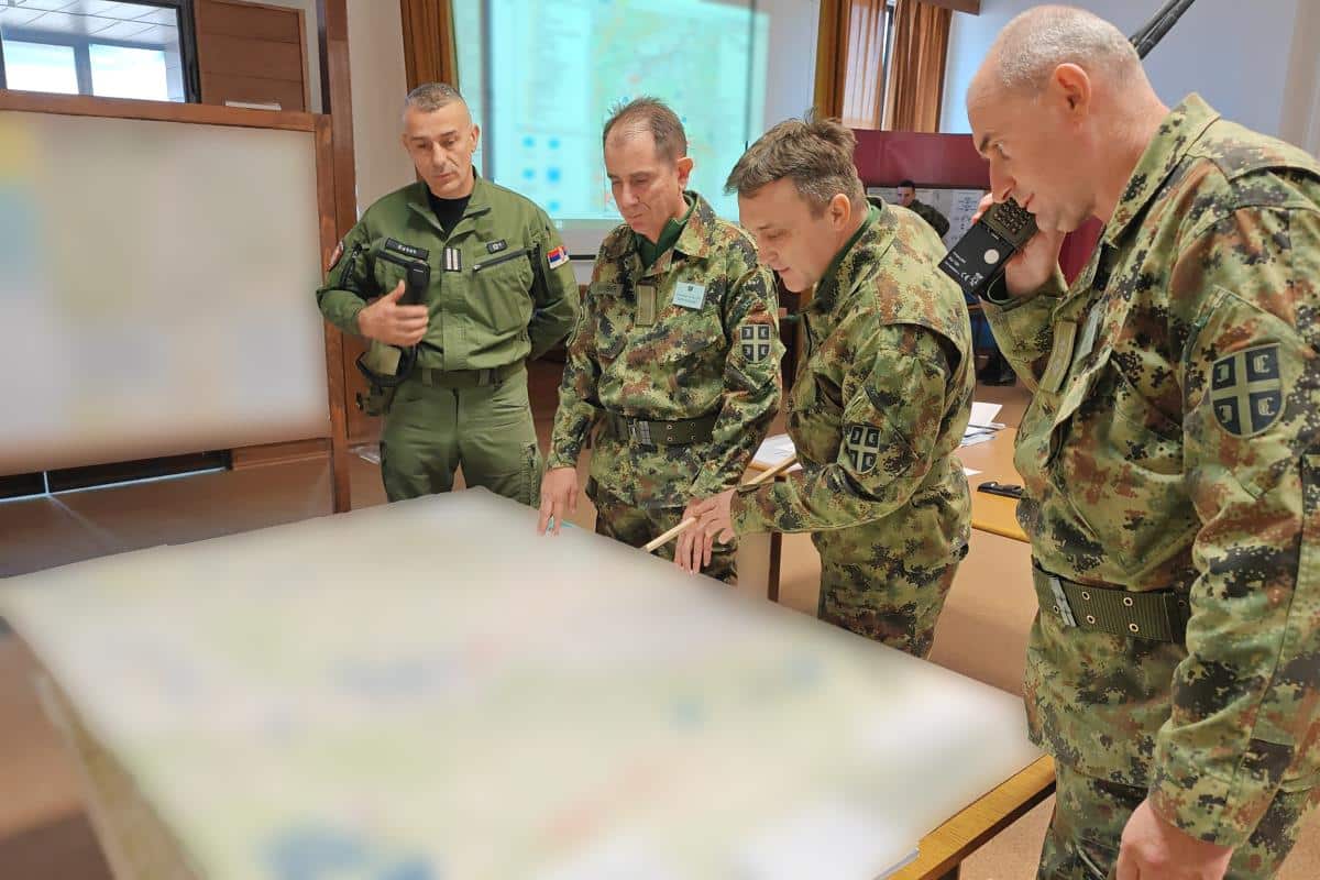 OSPOSOBLJENI ZA PLANIRANJE I IZVOĐENJE BORBENIH OPERACIJA: Održana vežba Treće brigade podržana računarskim simulacijama, evo kako je sve izgledalo (FOTO)
