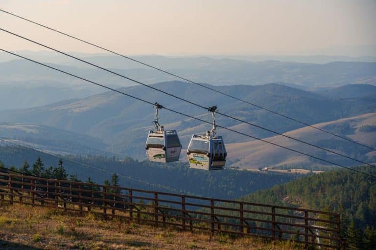 GONDOLA BRZEĆE – MALI KARAMAN STARTUJE 21. DECEMBRA JP Skijališta Srbije obradovalo skijaše, hotelijere i ugostitelje u Brzeću i Brusu