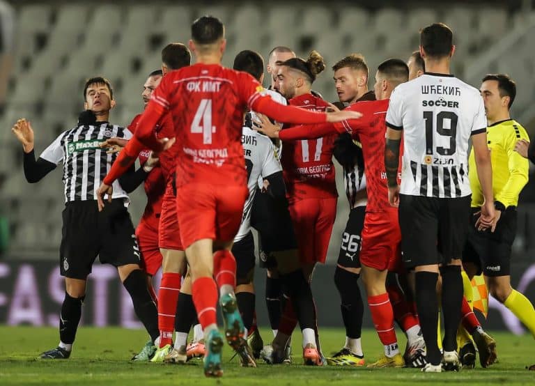 PARTIZAN ŽESTOKO OŠTEĆEN PROTIV IMT-A?! Arbitar nije ni pomislio da svira penal, evo šta kaže sudijski ekspert