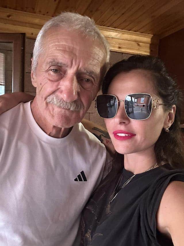 Godinama je tragala za biološkim roditeljima, a onda je usledilo šok otkriće: Njen otac joj je bio bliži nego što je ikada mogla da zamisli