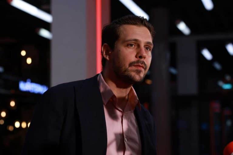 Miloš Biković postaje tata devojčice, ali u novom filmu: Glumac progovorio o “Alisi u zemlji čuda”, ali u duetima s Dimom Bilanom i Bajagom