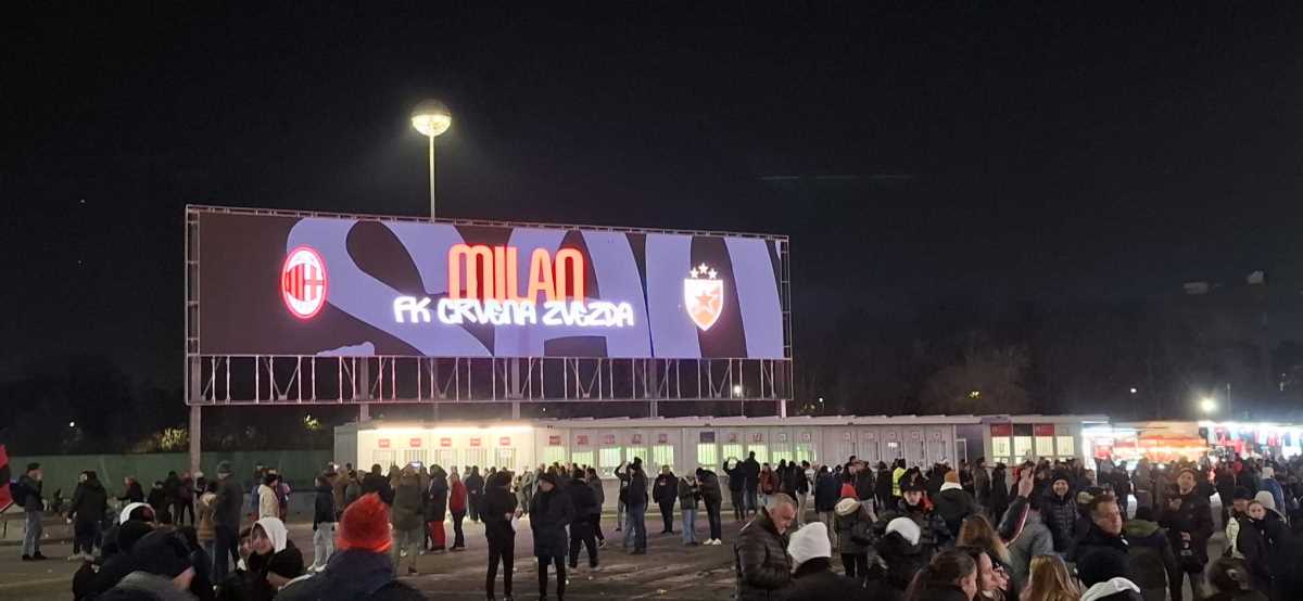 KURIR U MILANU: Reke navijača pohrlile ka San Siru – velika gužva ispred stadiona dva sata pre početka meča (VIDEO)