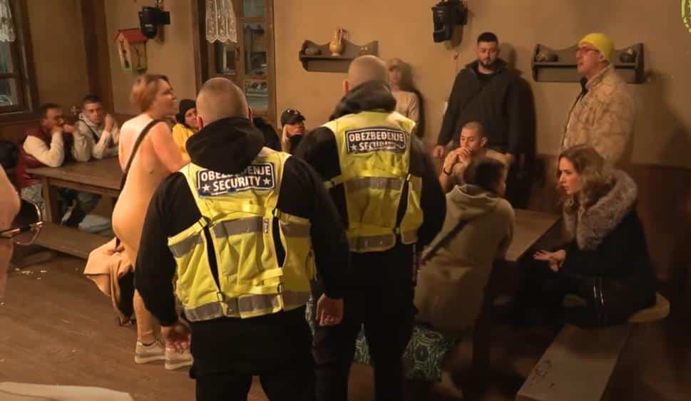 KRISTIJAN NASTAVLJA DA DVILJA PO IMANJU! Ušao u sukob sa Snežom Kušadasi, pa sve poprimilo epske razmere: Polivao, lomio, pravio haos (VIDEO)