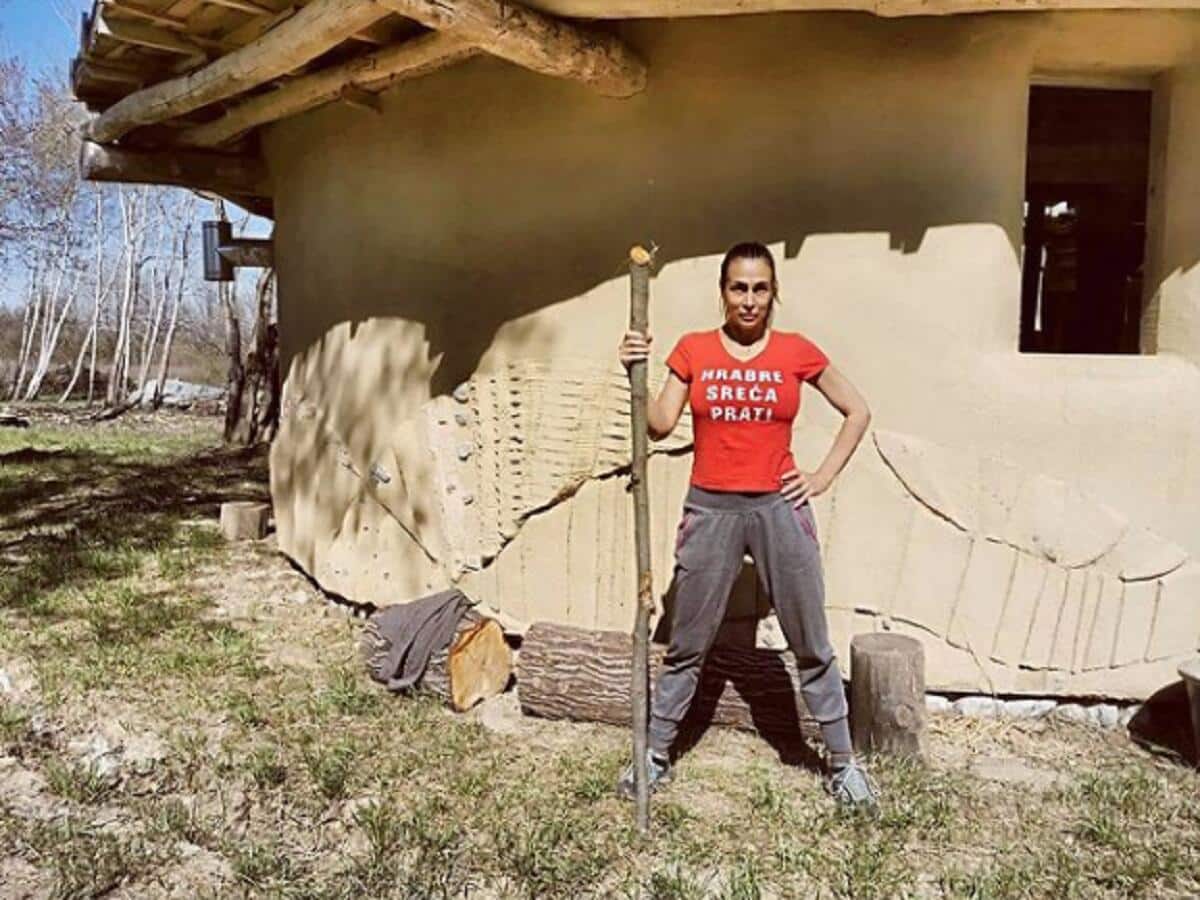 NAKON RAZVODA ODALA SE ALKOHOLU, A ONDA SE DESIO PREOKRET: Utehu našla na selu sa životinjama, evo gde je i šta radi danas (FOTO)