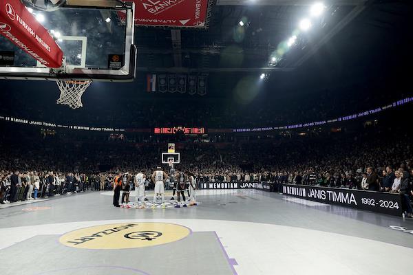 MINUT ĆUTANJA ZA JANISA TIMU NA MEČU PARTIZAN – ASVEL: Cela “Arena” odala počast tragično preminulom košarkašu