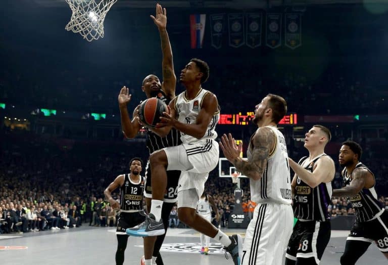 PARTIZAN – ASVEL: Crno-beli preokrenuli,  fantastični  Vašington zapalio Arenu! Poluvreme