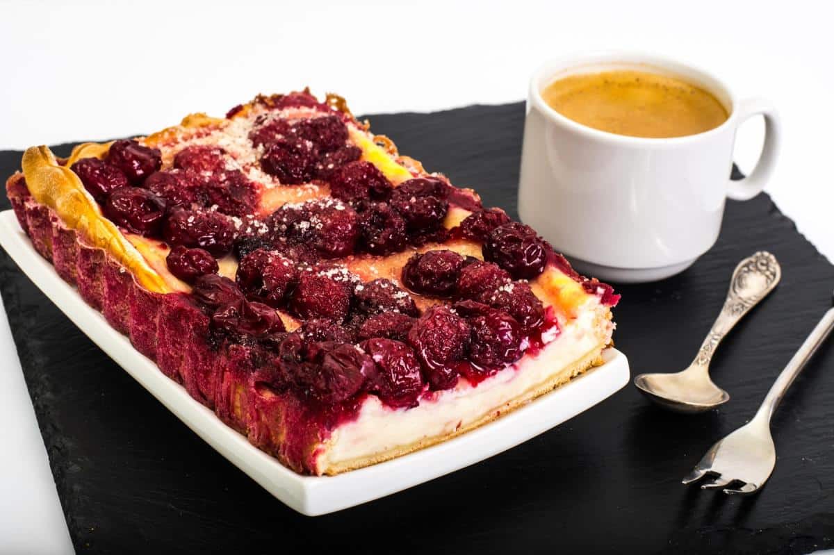Zaboravite na klasični i probajte lenji čizkejk: Kolač koji se jednostavno i brzo pravi, a ukus je neverovatan!