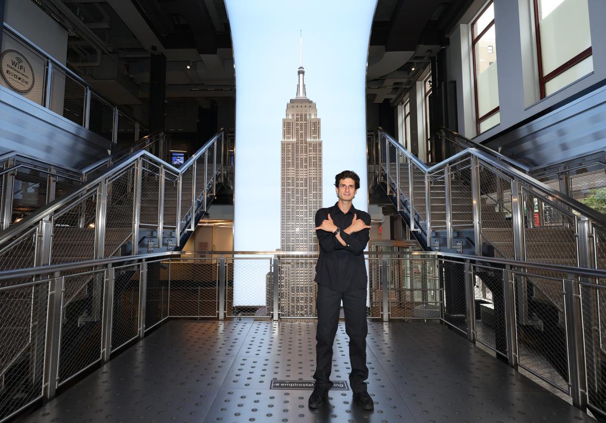 Mami uzdahe širom sveta i kažu da je kopija svog pokojnog strica: Evo kako izgleda jedini unuk Džona F. Kenedija