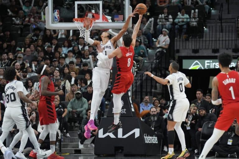 DABL-DABL KAKAV SE RETKO VIĐA! Vembanjama upisao deset BLOKADA i ispisao istoriju NBA lige! (VIDEO)
