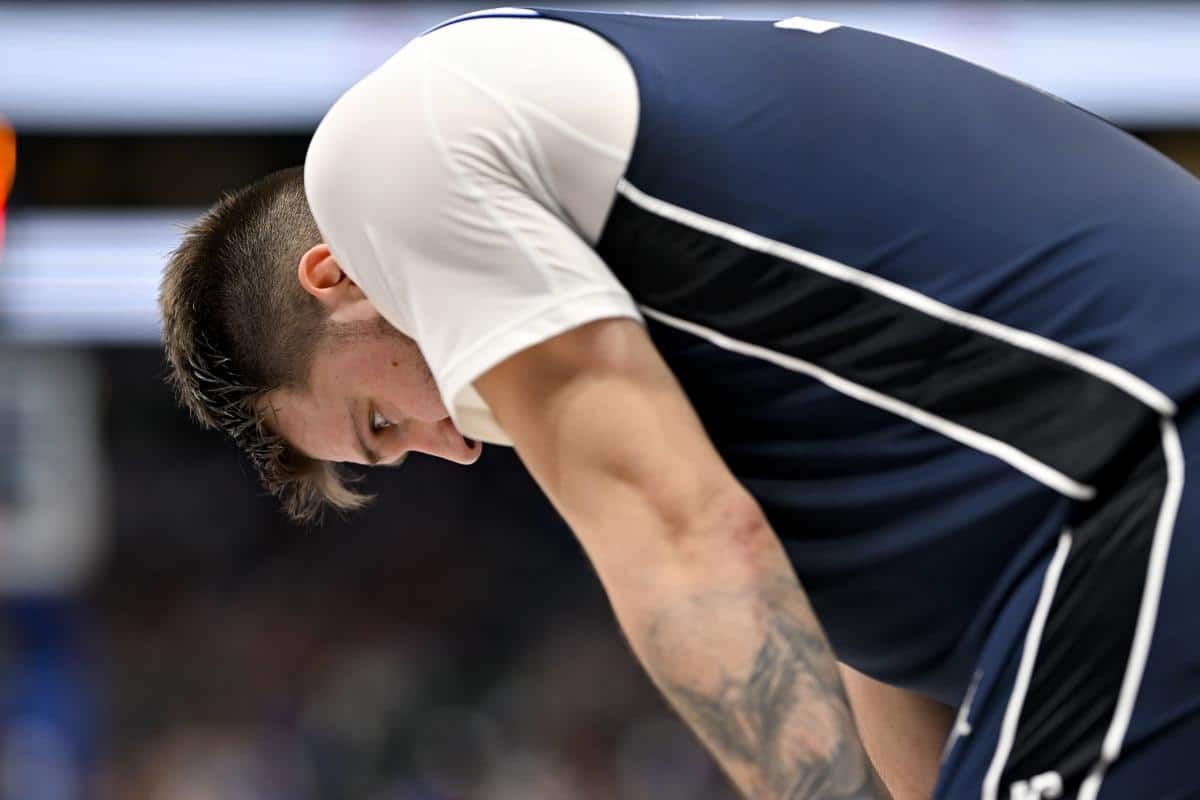 LUKA DONČIĆ SE POVREDIO NA BOŽIĆ: Snimak koji je uplašio sve, košarkaš Dalasa šepajući napustio teren