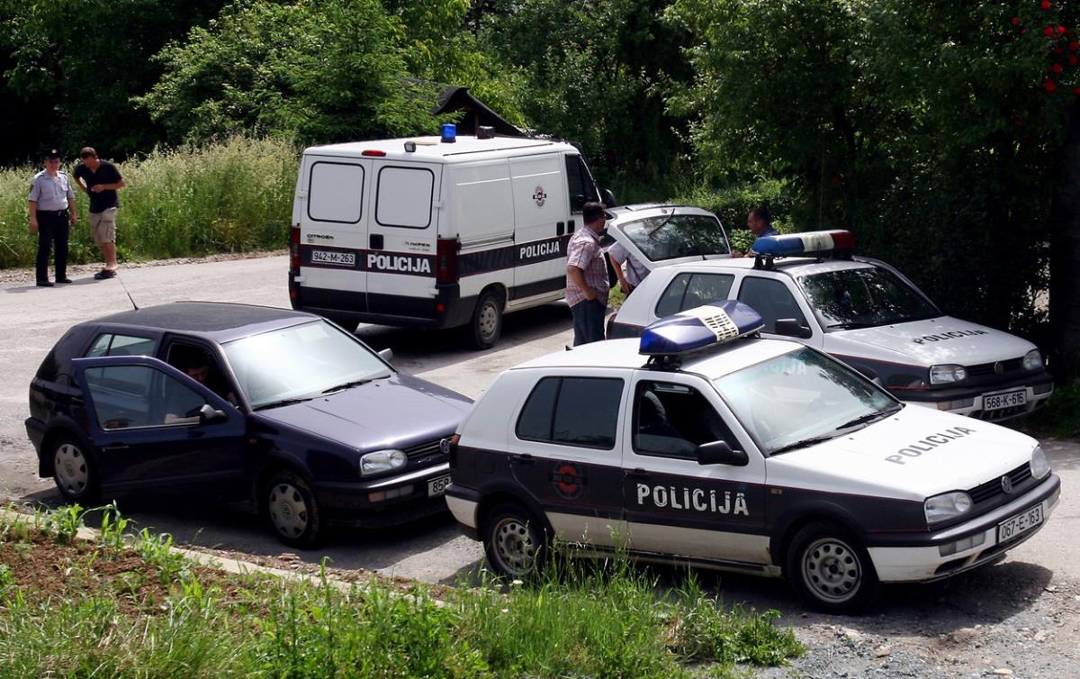 HOROR KOD BRČKOG, IMA MRTVIH! Stravična saobraćajna nesreća na Malezijskom putu!