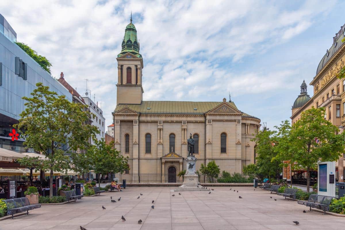 MLADIĆ IZ SRBIJE PRETI DA PRIJAVI CRKVU, A RAZLOG JE ŠOKIRAO MNOGE: Izgrađena pored njegove kuće, a jedna stvar ga izluđuje – poručili mu da MORA NA LITURGIJU