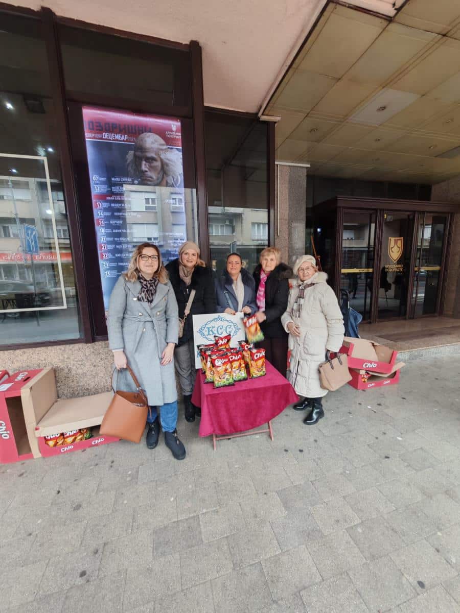 OBEZBEĐUJU POKLONE ZA SOCIJALNO UGROŽENE GRAĐANE I DECU Kolo srpskih sestara Kruševac u humanitarnoj misiji (FOTO)