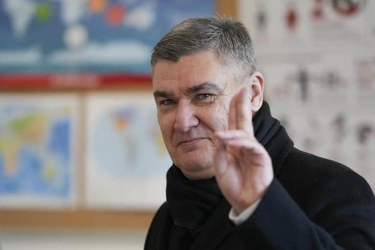SRBE NAZVAO “ŠAKOM JADA”, HRVATE UVEO U EVROPU: Ko je Zoran Milanović, pobednik prvog kruga izbora u Hrvatskoj?