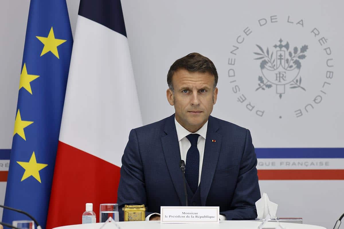 MAKRON DANAS IMENUJE NOVOG PREMIJERA FRANCUSKE: Bajru, Lekornu i Kaznev najozbiljniji kandidati