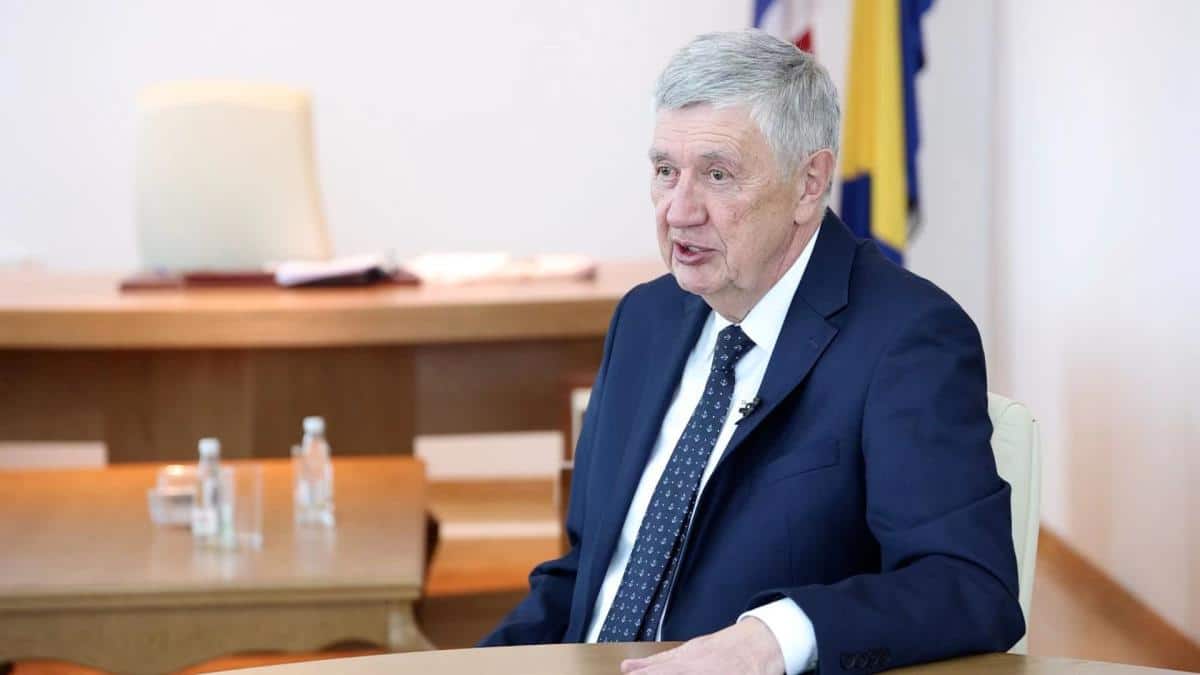 SMENJEN NEBOJŠA RADMANOVIĆ: Od 37 poslanika u Skupštini BiH za razrešenje glasalo 26, protiv bilo 10