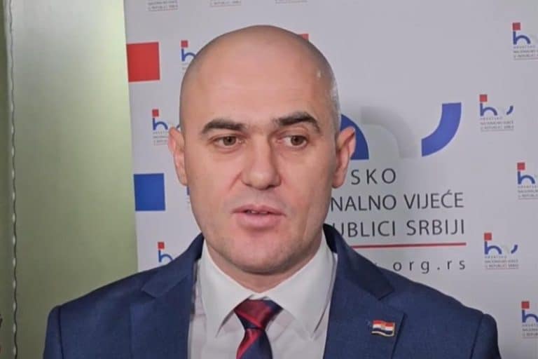 POLICIJA UPALA U KUĆU DOSKORAŠNJEM MINISTRU! Davao deci da pucaju, sada je u OGROMNOM problemu (VIDEO)