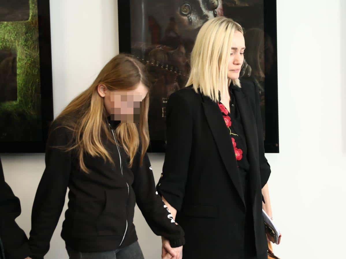 Bivša žena Milorada Milinkovića uplakana došla na komemoraciju: Jelena Đukić u crnini, drži ćerkicu za ruku – Potresni prizori (FOTO)