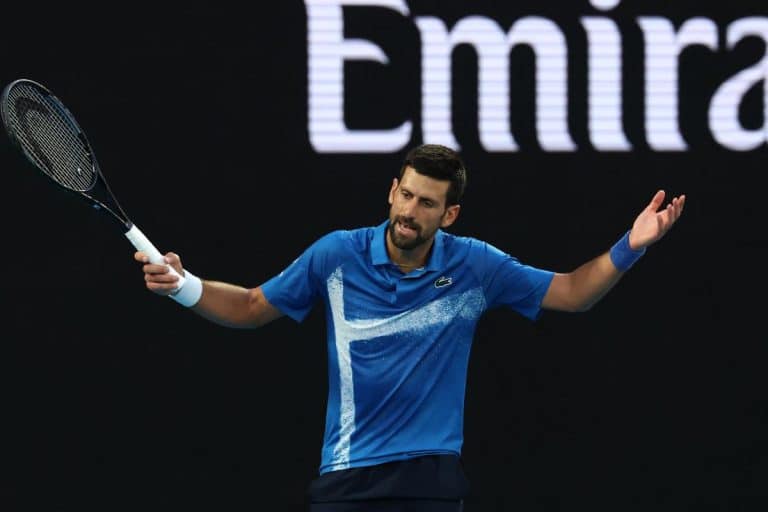 NOVAK “POLUDEO” NA KRAJU MEČA: Đoković psovao dok je išao ka mreži, nije mogao da se obuzda!