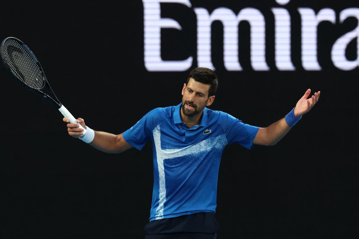 NOVAK “POLUDEO” NA KRAJU MEČA: Đoković psovao dok je išao ka mreži, nije mogao da se obuzda!