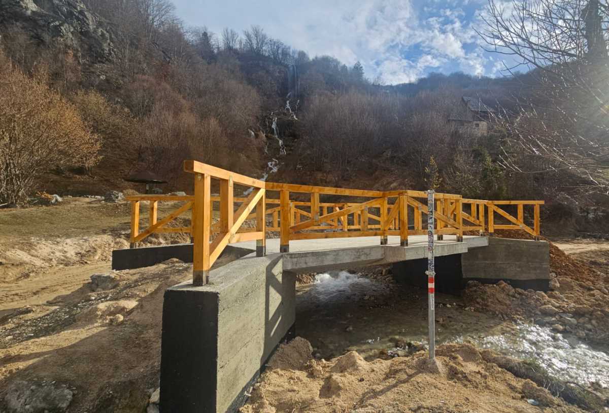 SANIRAN PEŠAČKI MOST NA TURISTIČKOJ ATRAKCIJI KOD PRIJEPOLJA: Slapovi Sopotinice zablistaće punim sjajem, obeležava se i planinarska staza (FOTO)