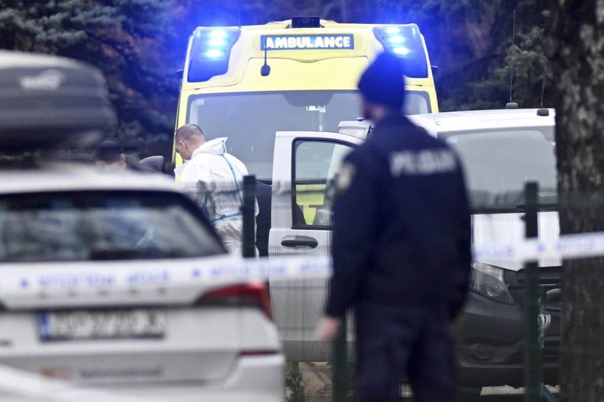 MLADIĆ (19) PREMINUO NAKON ŠTO JE U VOŽNJI ISPAO IZ GEPEKA AUTOMOBILA Tragedija kod Vinkovaca: Krivična prijava protiv vozača