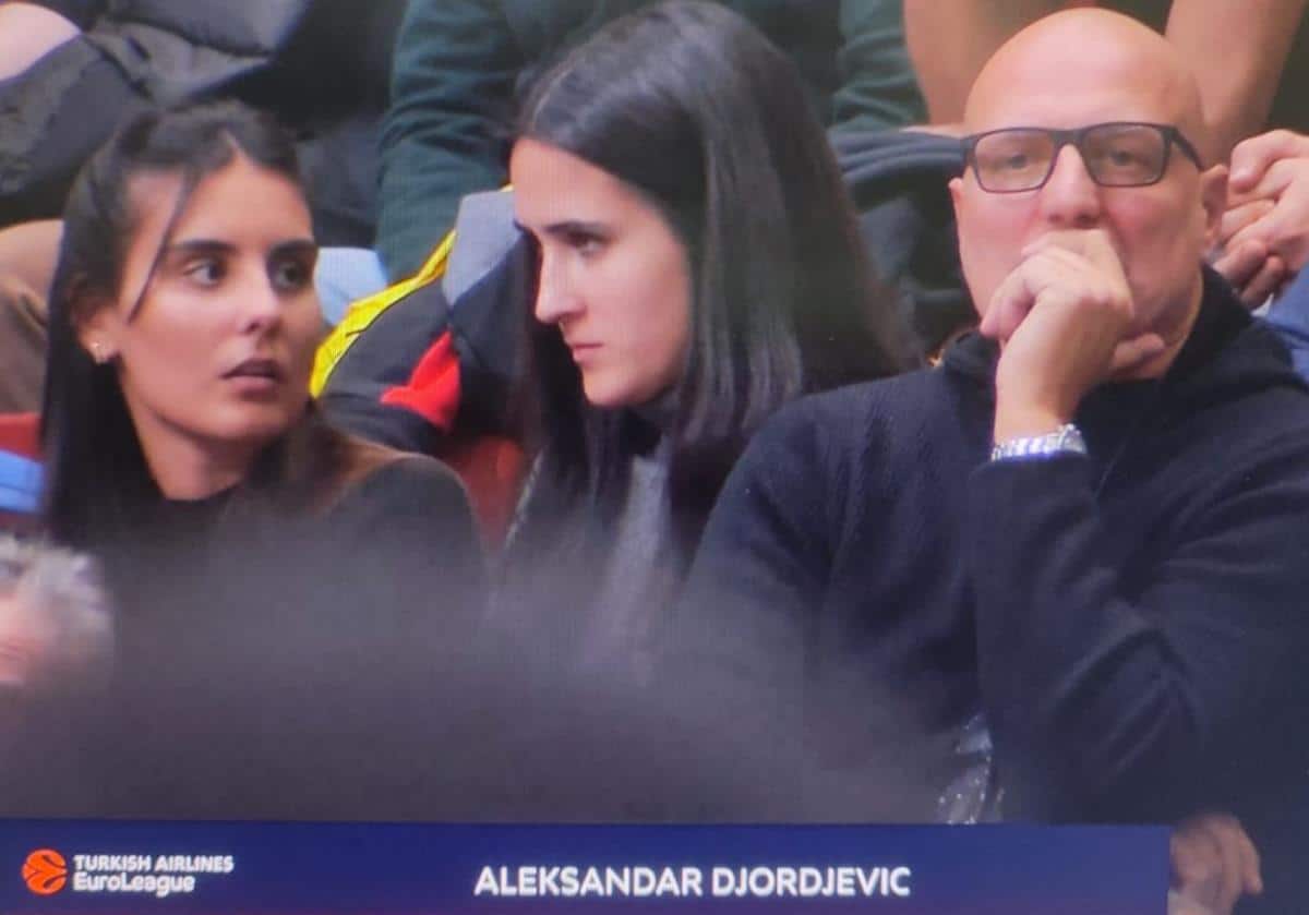 DA LI GA PREPOZNAJETE: Saša Đorđević prati duel Olimpije i Partizana