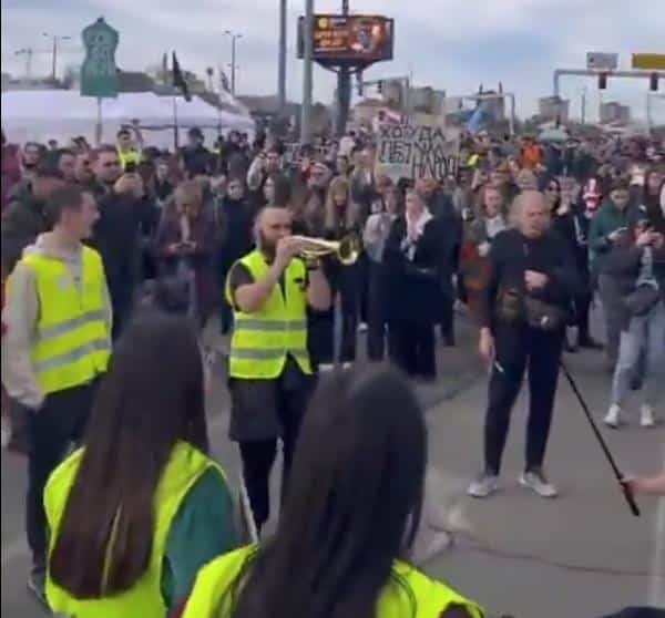 MORBIDNO: Na protest povodom tragedije u kojoj je poginulo 15 ljudi, opozicionari pozivaju na NAJBOLJU ŽURKU U GRADU?!