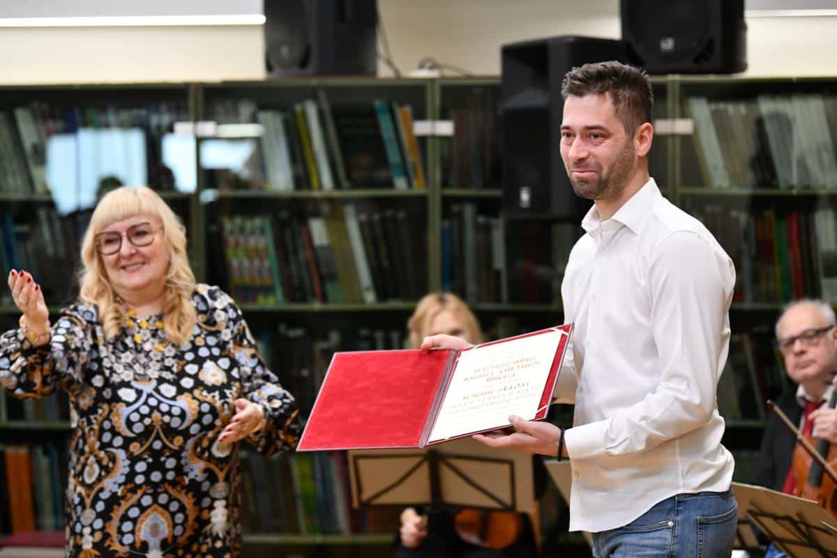 Beograđani pozajmili više od 1.200.000 knjiga: Biblioteka grada obeležila 97 godina postojanja, a ovu su najčitanija dela stranih autora