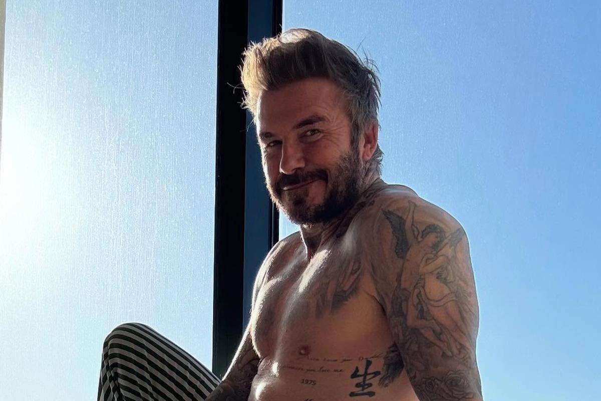 Na njemu samo bokserice: Golišavi Bekam izazvao histeriju na Instagramu, a onda se u komentarima javila Viktorija (FOTO)