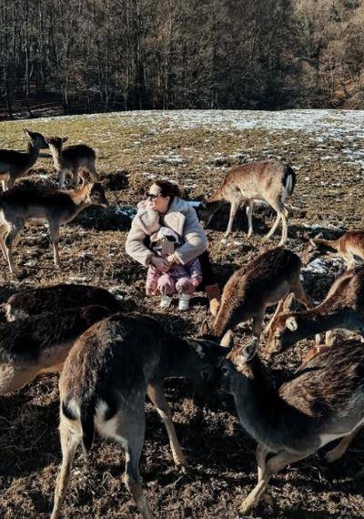 BOJANA BAROVIĆ SA DECOM NAPUSTILA SRBIJU: Od Nikole Rokvića ni traga, ovde uživaju za sve pare (FOTO)