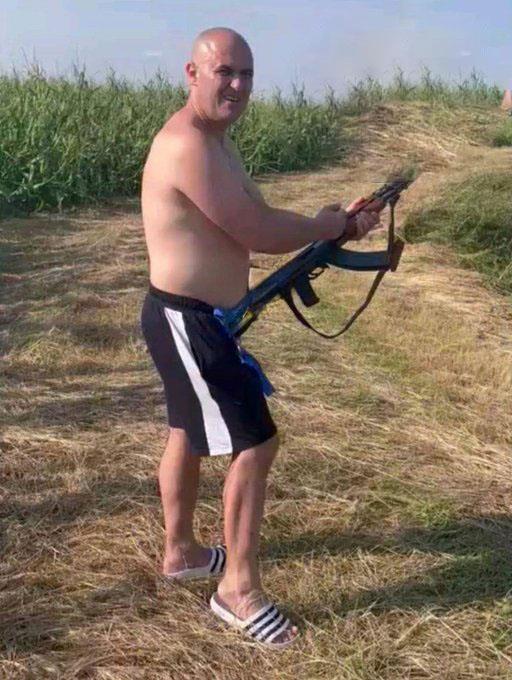 NOVI SKANDAL U HRVATSKOJ! Desničarski političar Josip Dabro zapucao iz srpske puške! Otkriveni detalji o oružju čija je upotreba u komšiluku zabranjena (FOTO)
